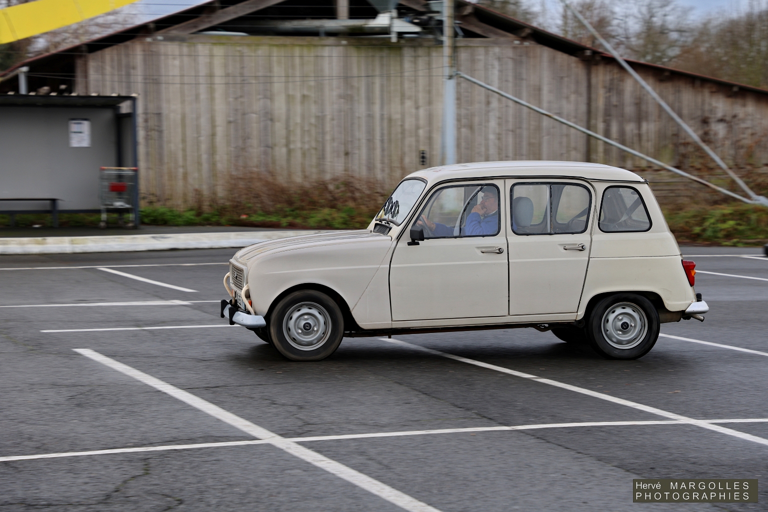Renault 4_01.JPG